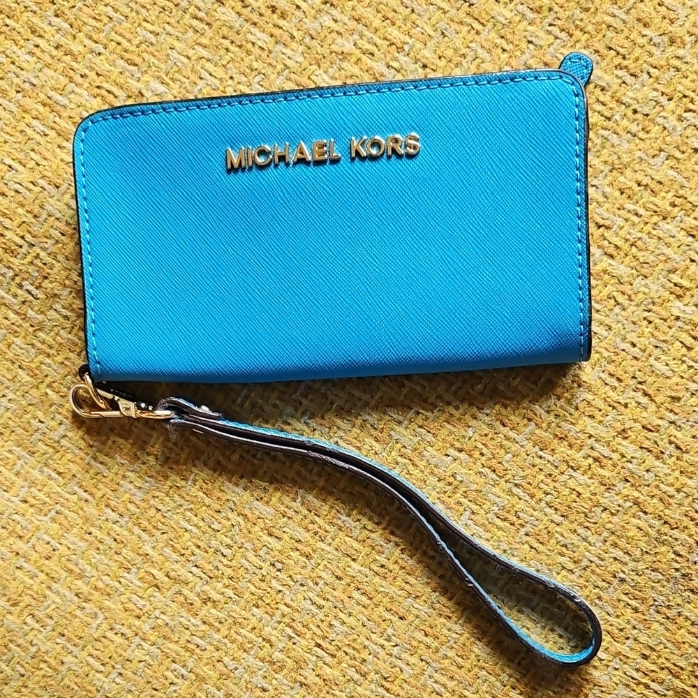 Michael Kors Jet Set Blue Wristlet Cell Phone Credit Card Wallet